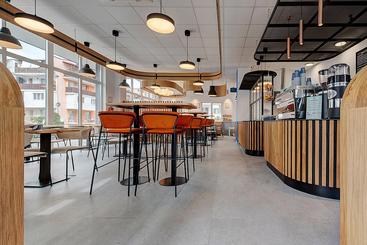 design interior cafenea chi cafe floresti vedere de la intrare scaune scab design lisa design interior cafenea chi cafe floresti vedere de la intrare scaune scab design lisa